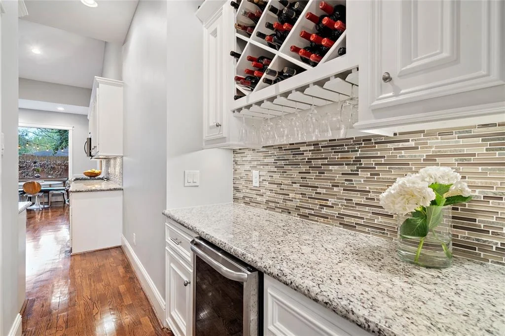Photo of 1423 Chantilly Lane
