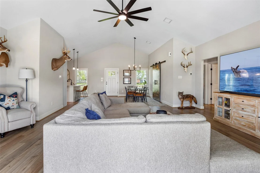 Photo of 7634 Highland Road
