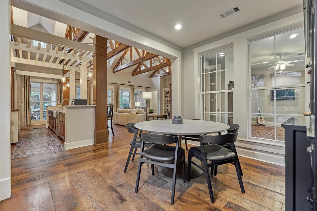 Photo of 10928 Lake Forest Drive