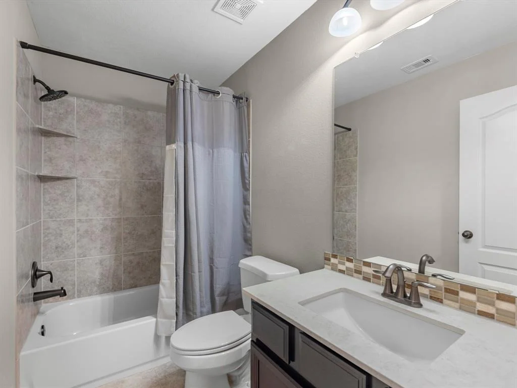 Photo of 330 Honeysuckle Vine Drive