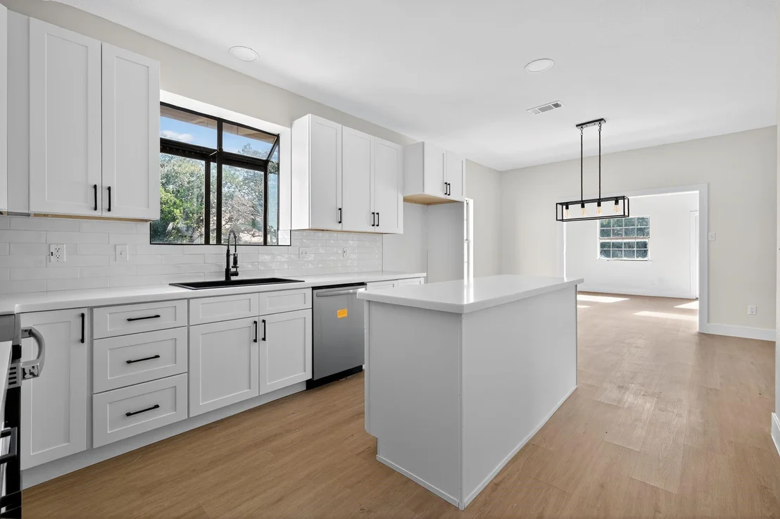Photo of 300 Fawn Lane