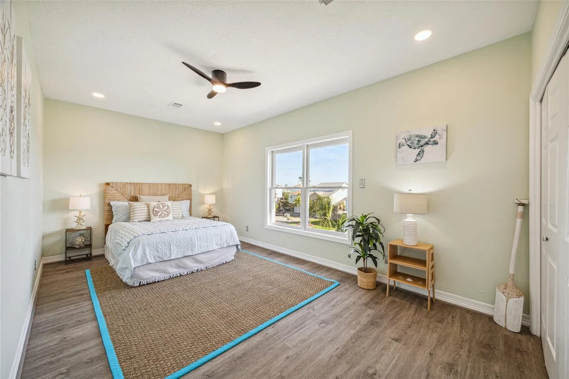 Photo of 1322 Outrigger