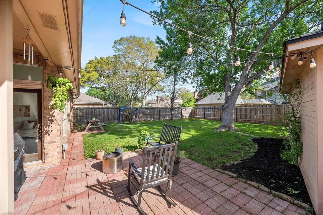 Photo of 1802 Quarterpath Drive