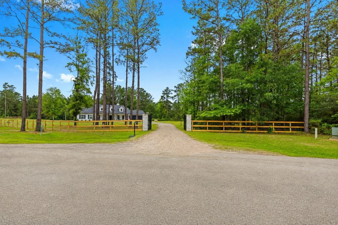 Photo of 21202 Peach Bend