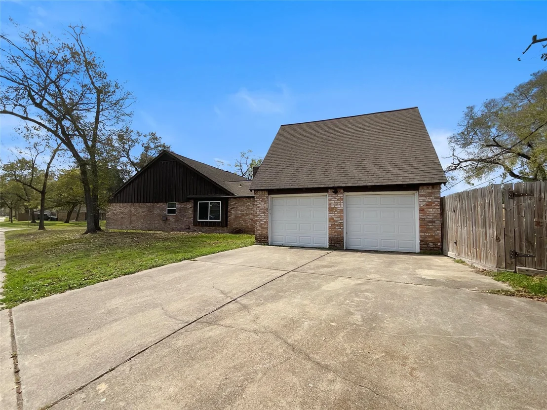 Photo of 443 Bayou View Drive