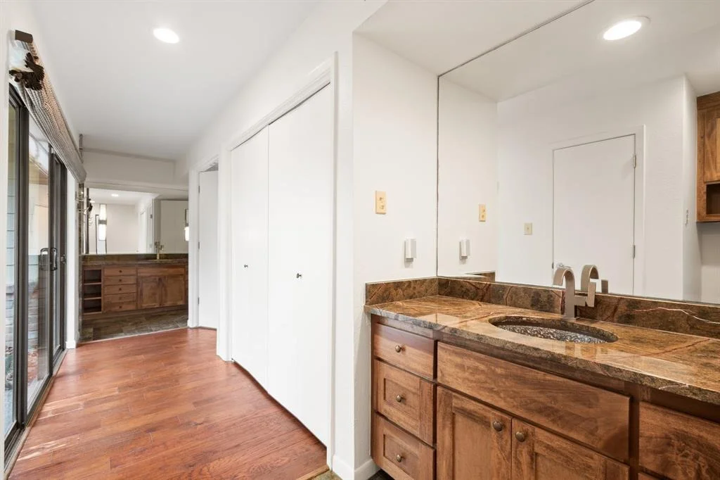 Photo of 3023 Willowbend Road