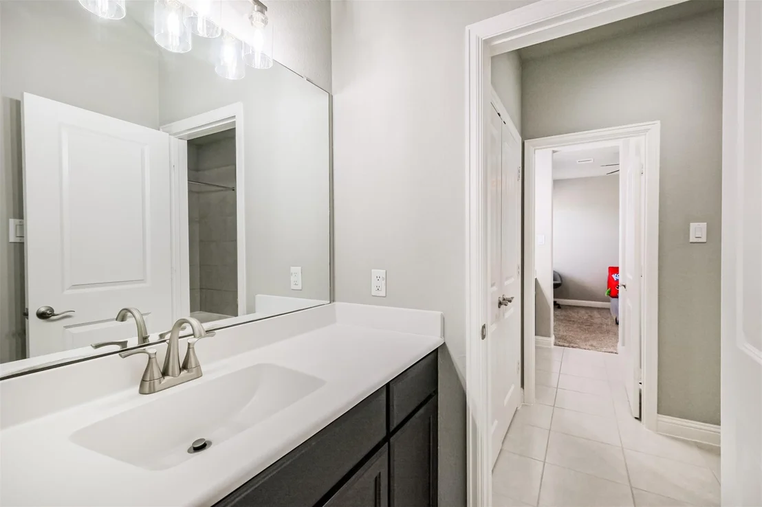 Photo of 3722 Edison Lane