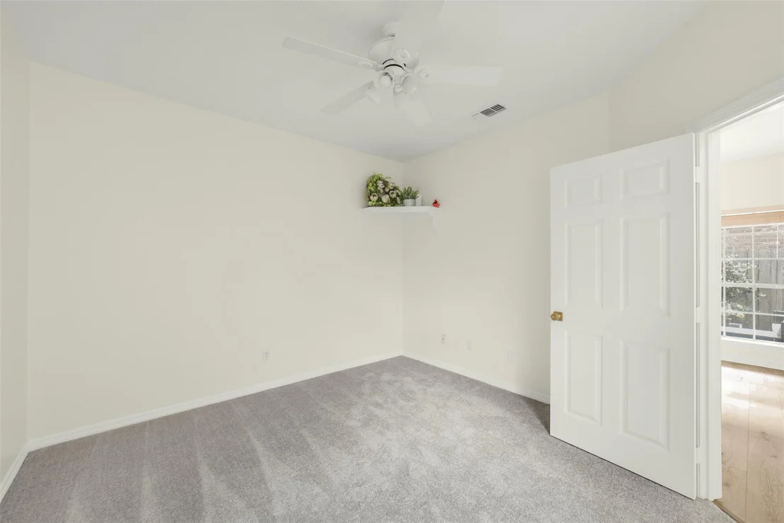 Photo of 6885 Tournament Drive