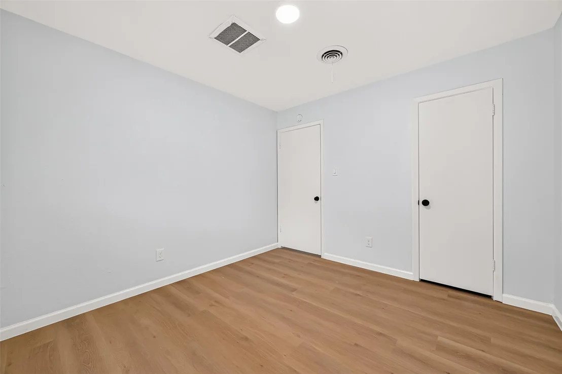 Photo of 215 Crest Hill Drive