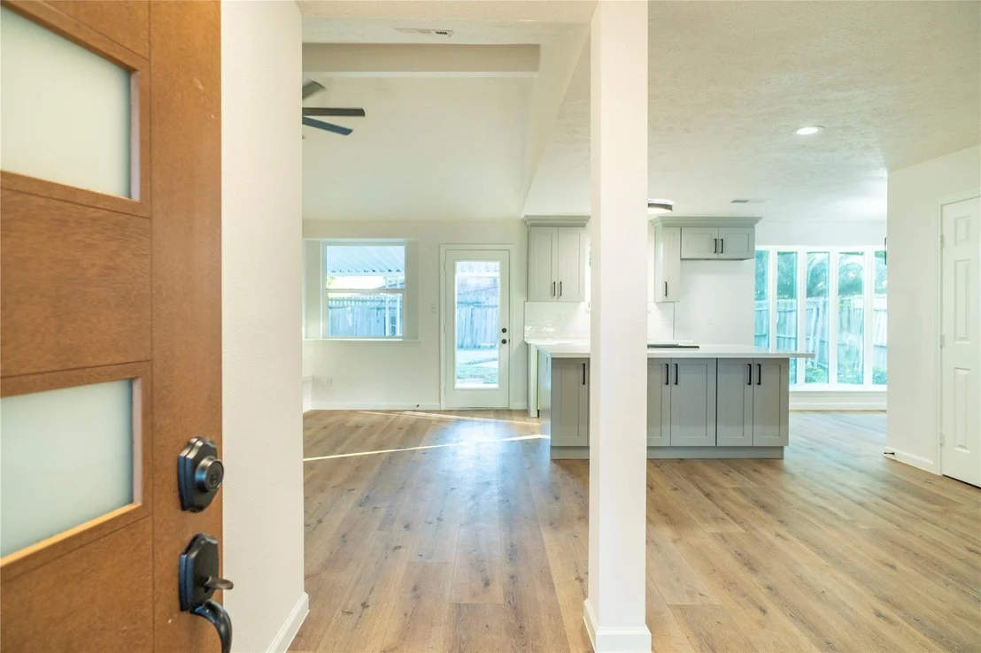 Photo of 10907 Sharpview Drive