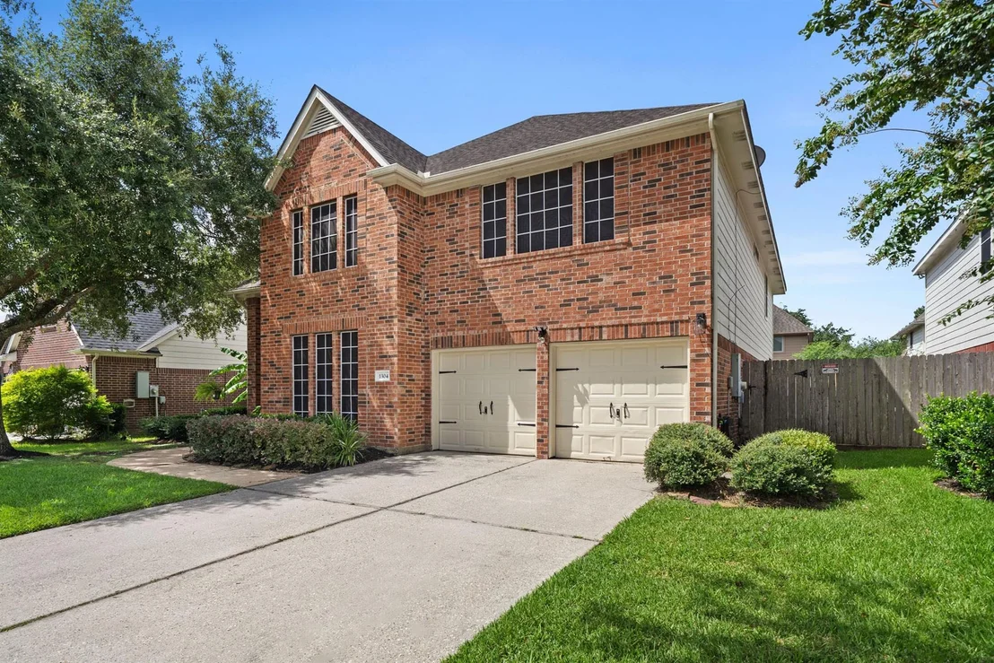 Photo of 1304 Pine Stream Drive S