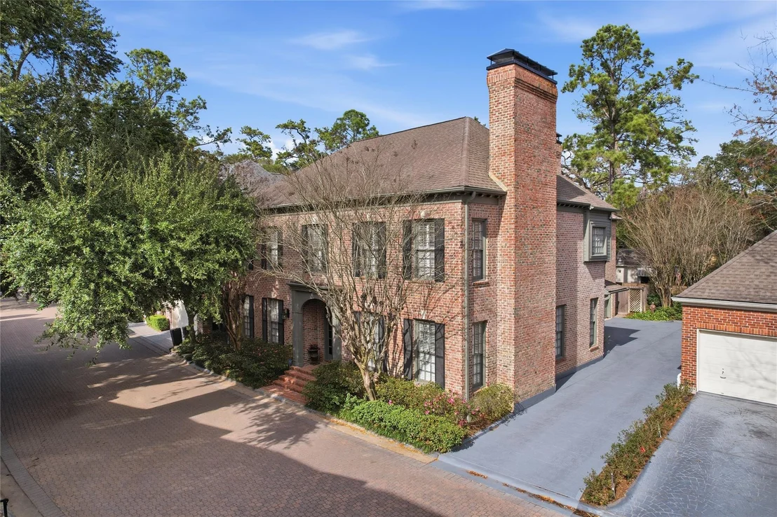 Photo of 207 Sugarberry Circle