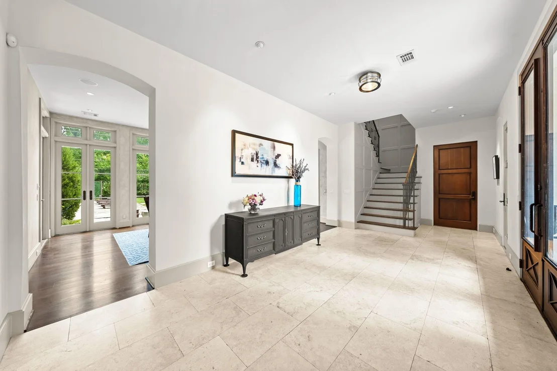 Photo of 1116 Danbury Road
