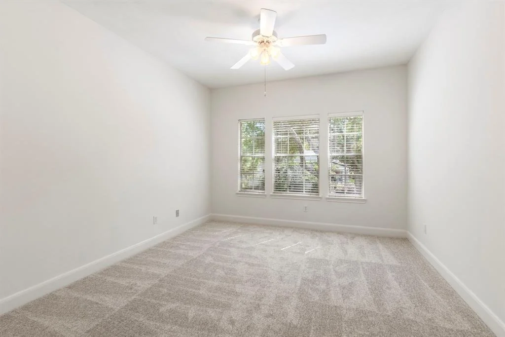 Photo of 174 N Hazelcrest Circle