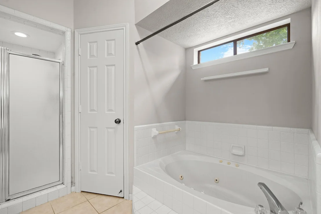 Photo of 1402 Bittersweet Drive