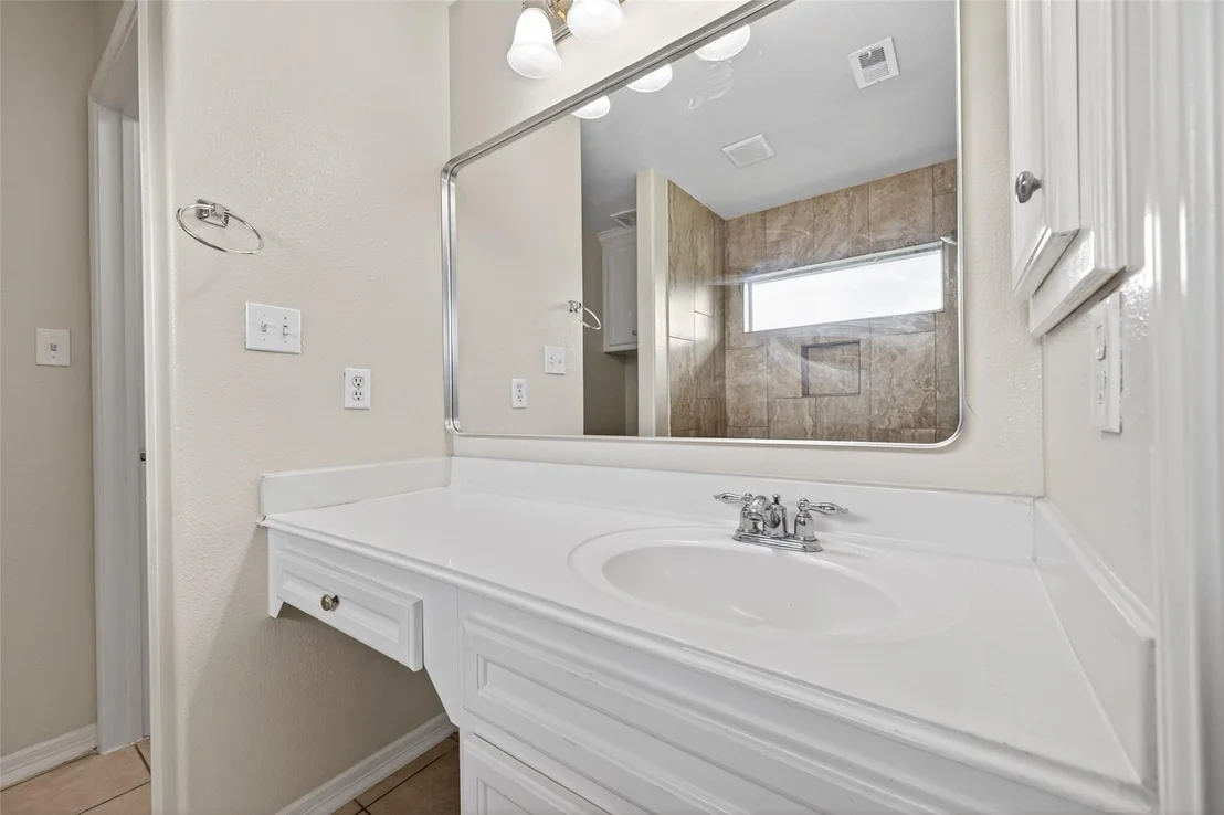 Photo of 707 Mockingbird Street