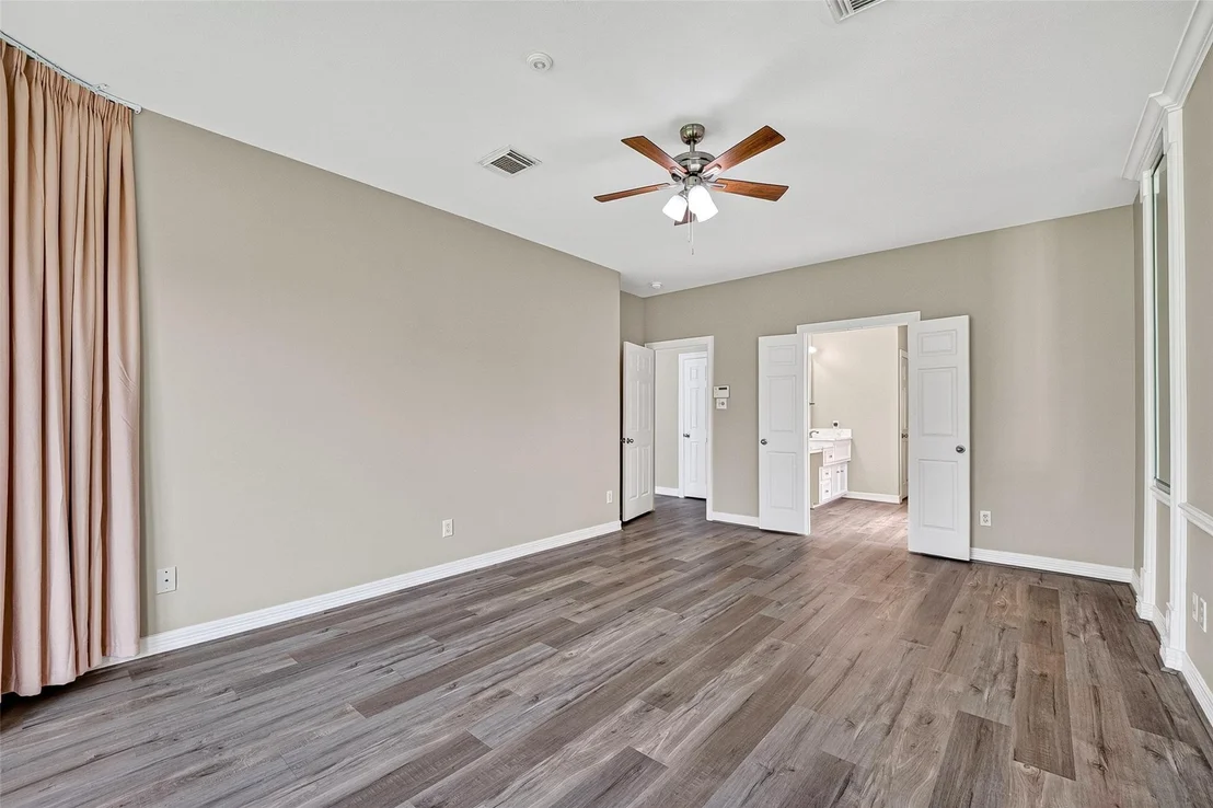 Photo of 3023 Brookview Drive