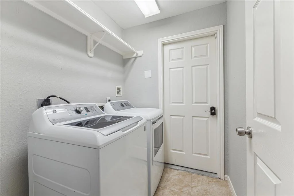 Photo of 4722 Robins Way