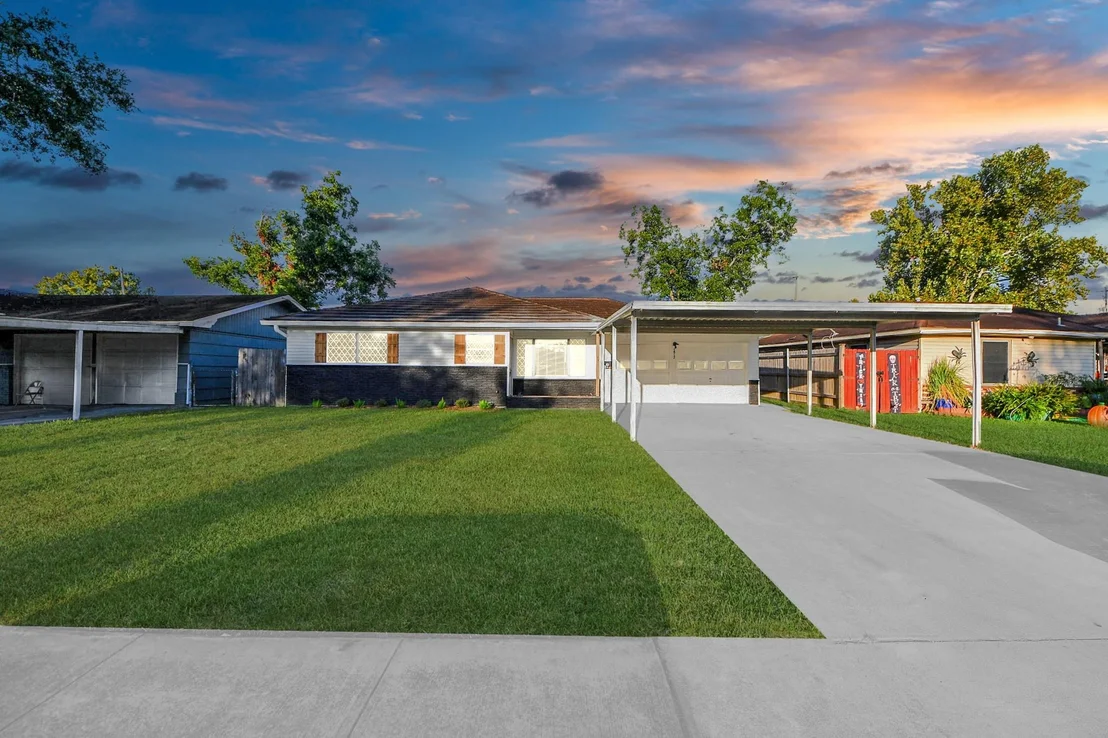 Photo of 1812 Locklaine Drive