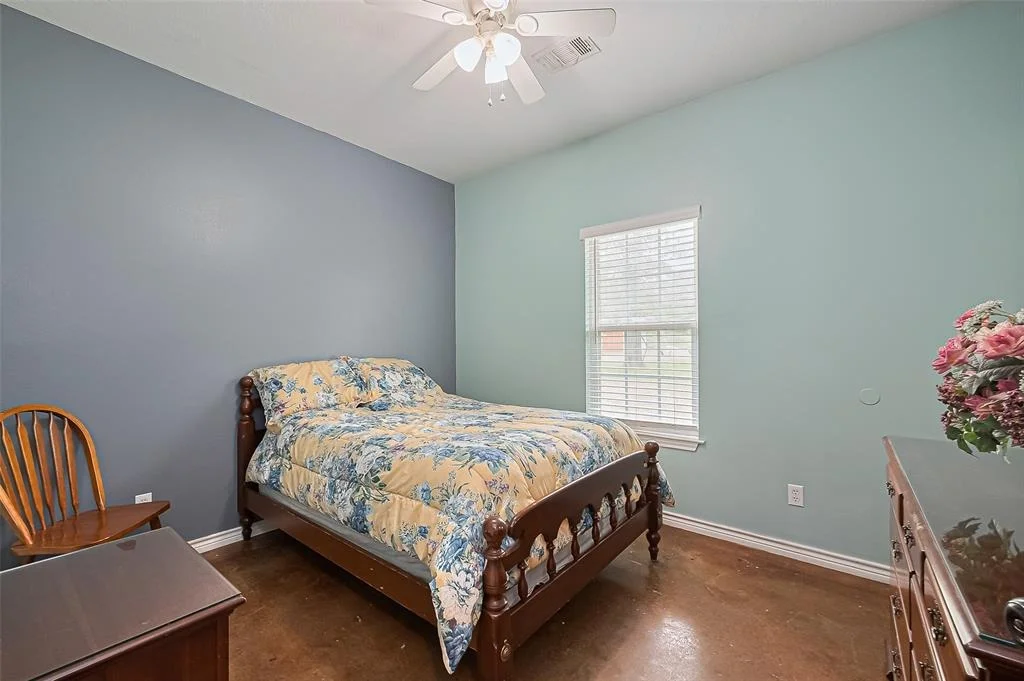 Photo of 5396 Duff Road