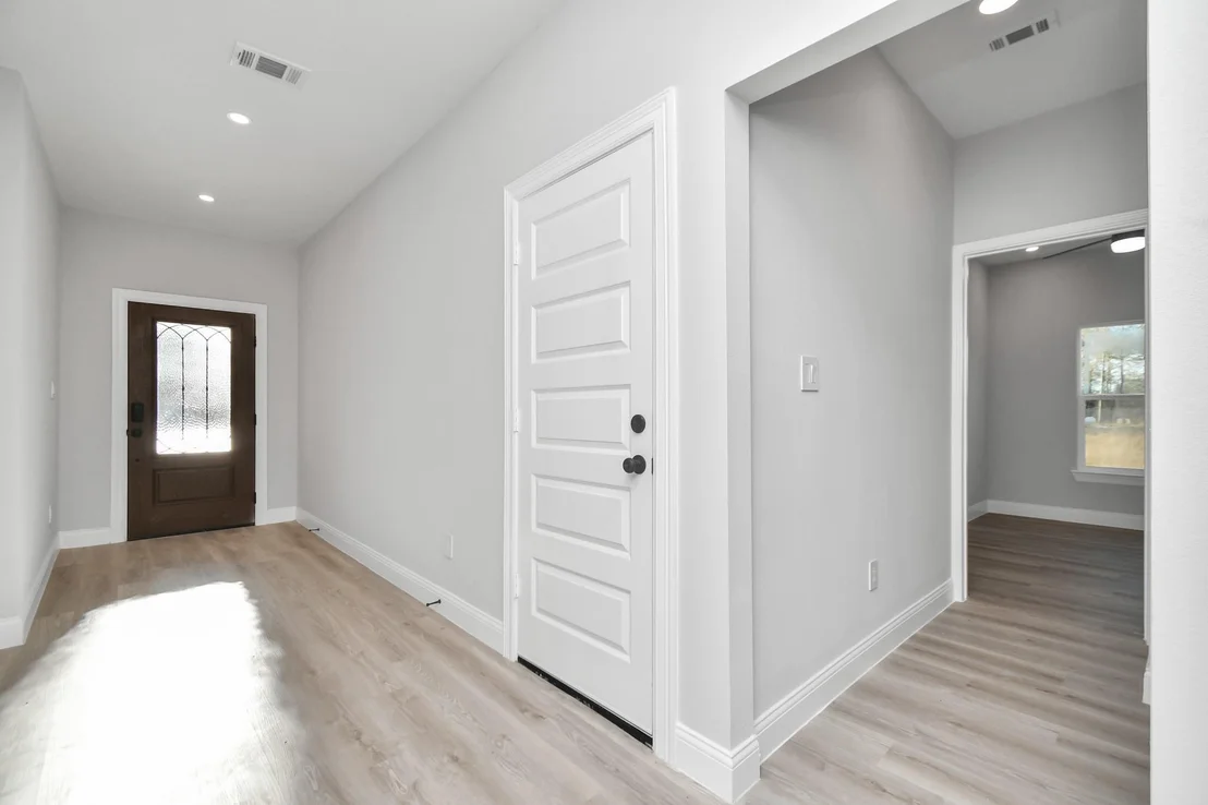 Photo of 805 Road 5203