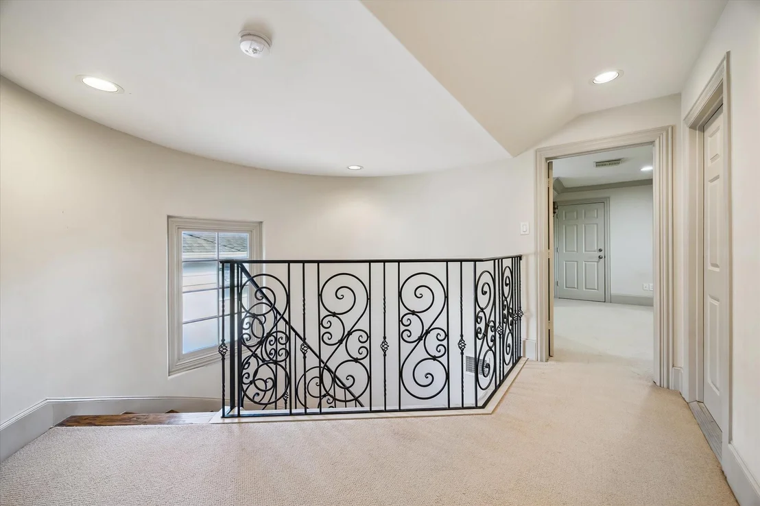 Photo of 4125 Riley Street