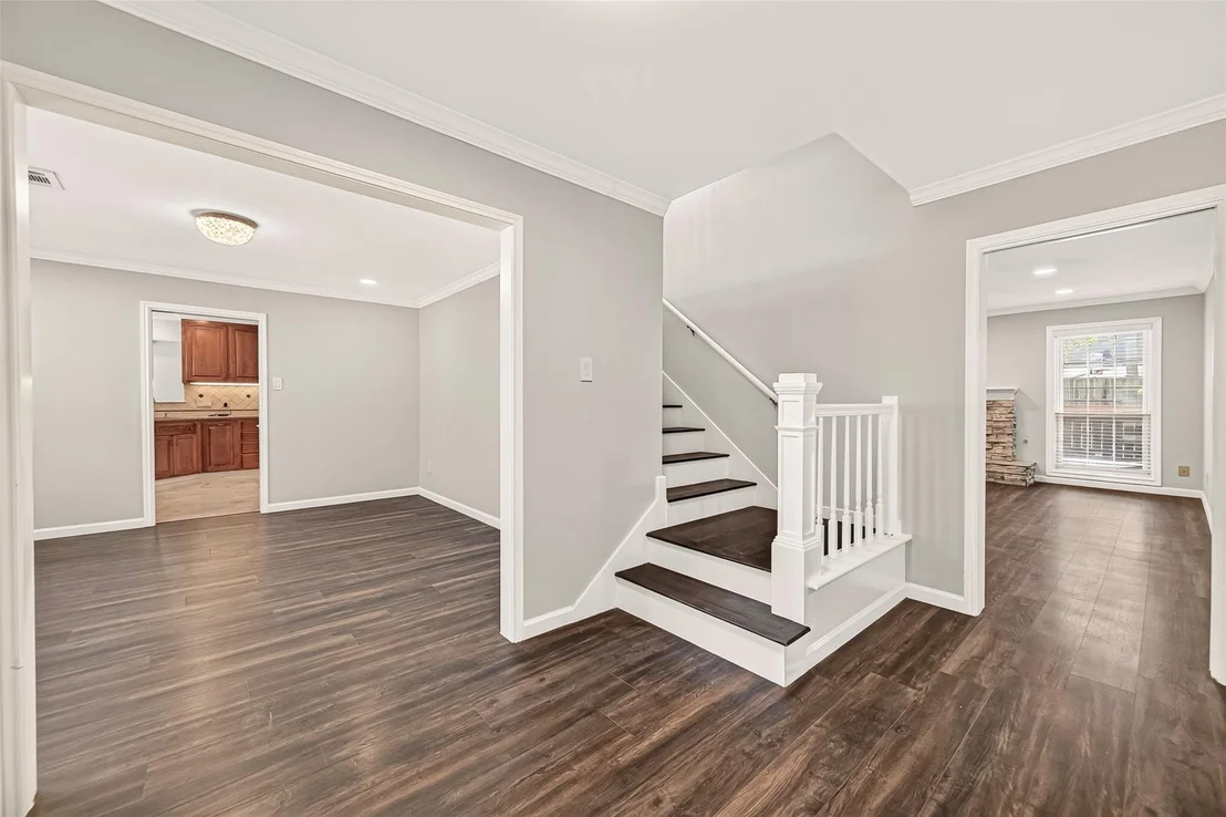 Photo of 418 N Wilcrest Drive