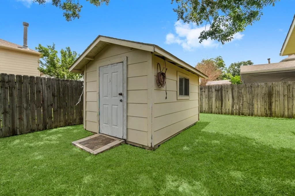 Photo of 16338 North Glade