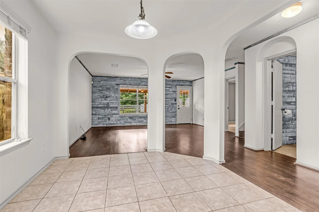 Photo of 9738 Gulfstream Drive