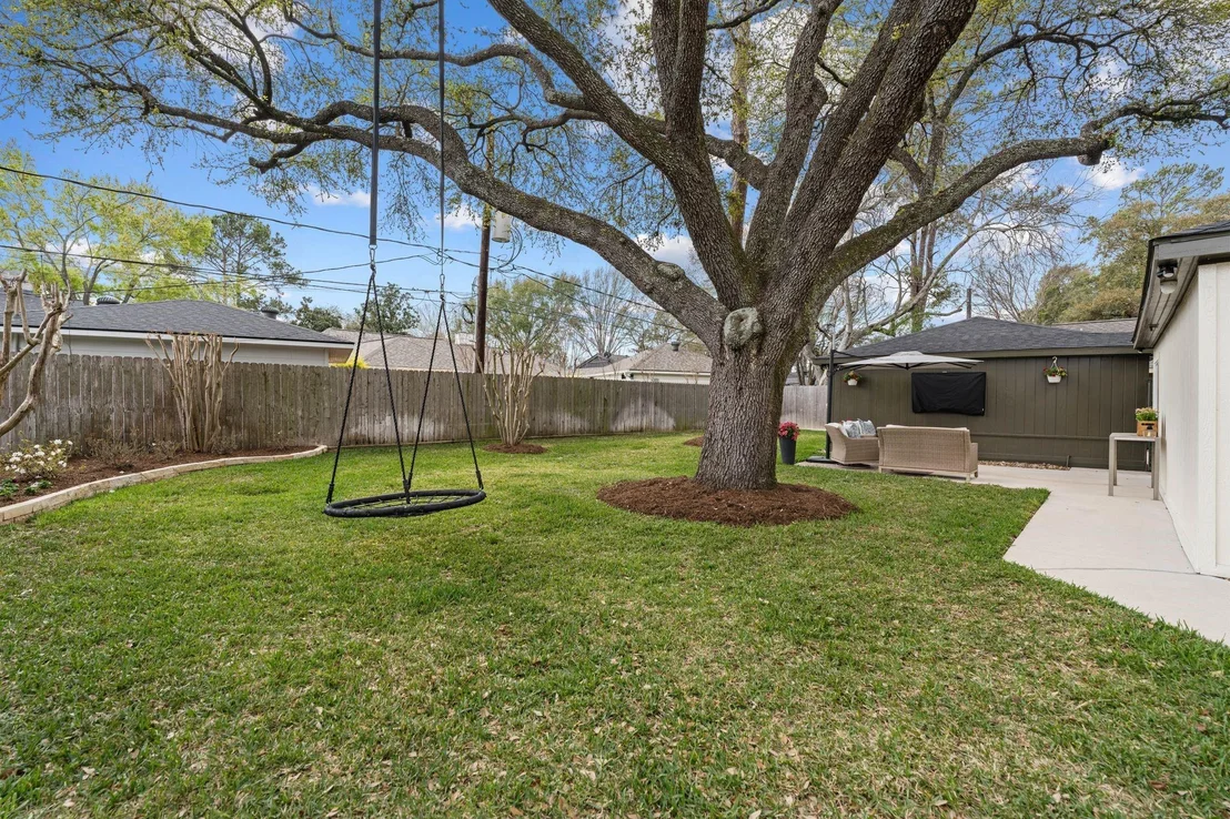 Photo of 10619 Cranbrook Road