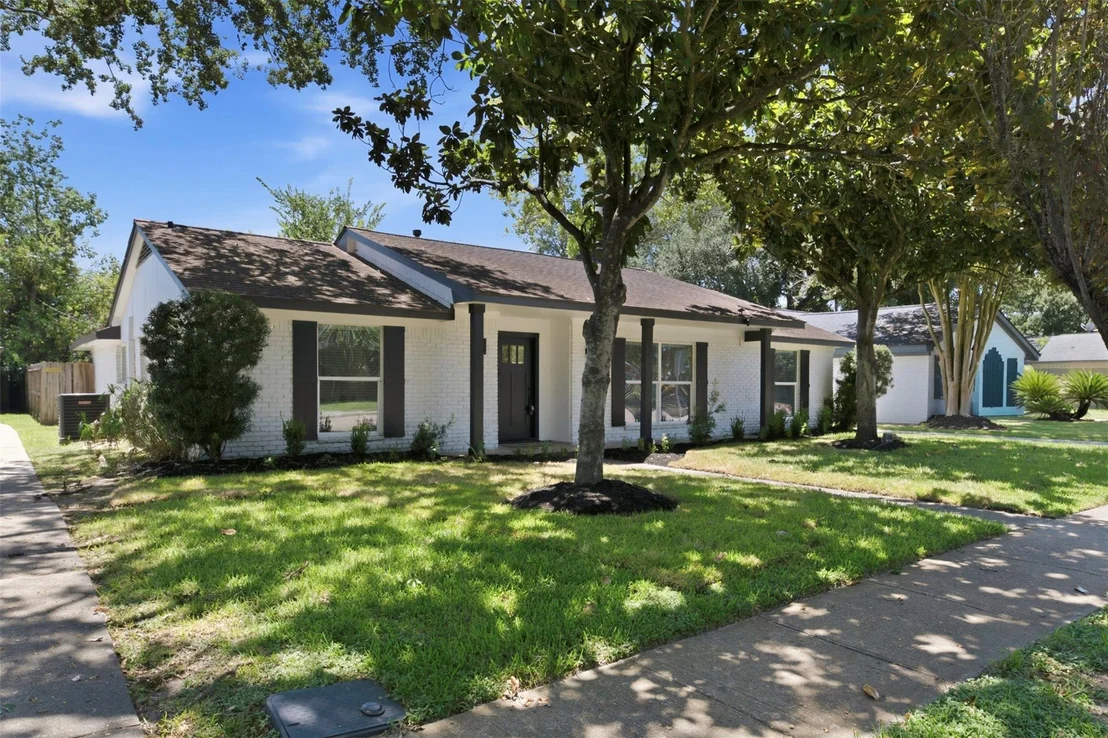 Photo of 6211 Dumfries Drive