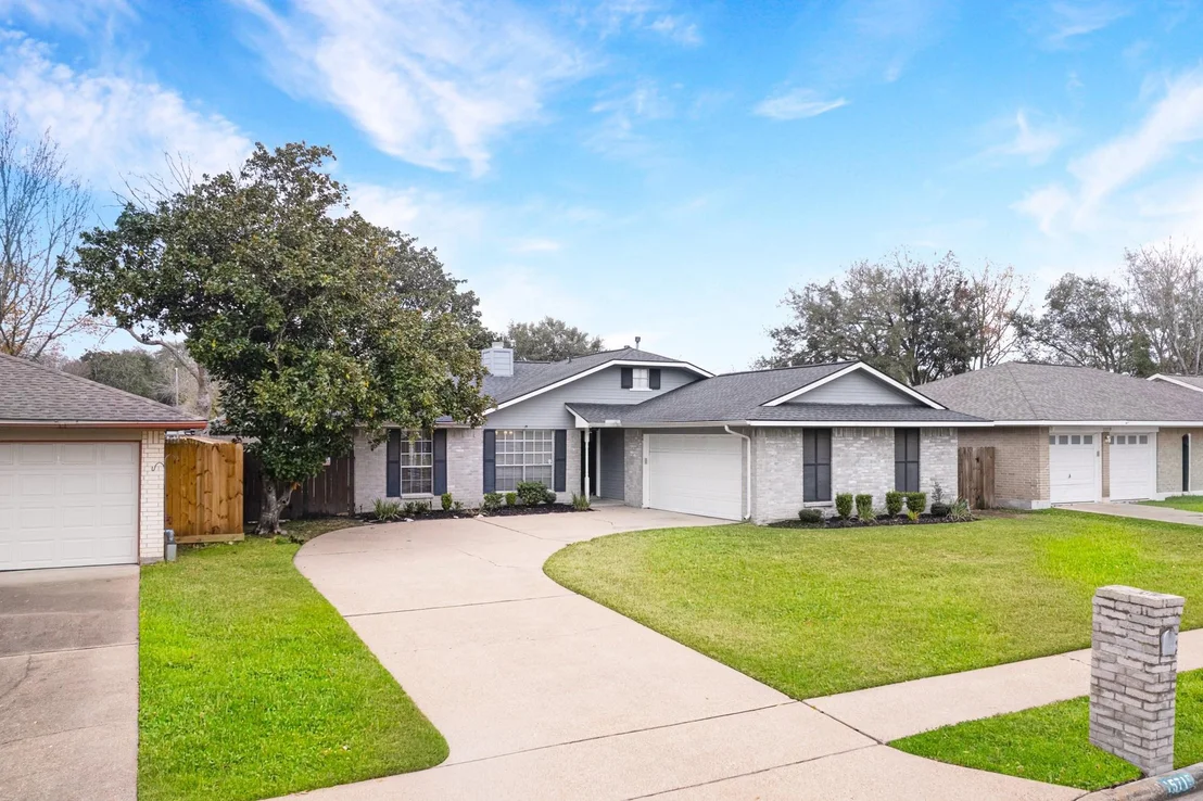 Photo of 15715 Caprock Drive
