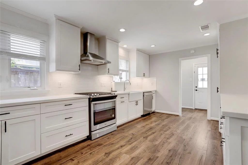 Photo of 834 Saint George Lane