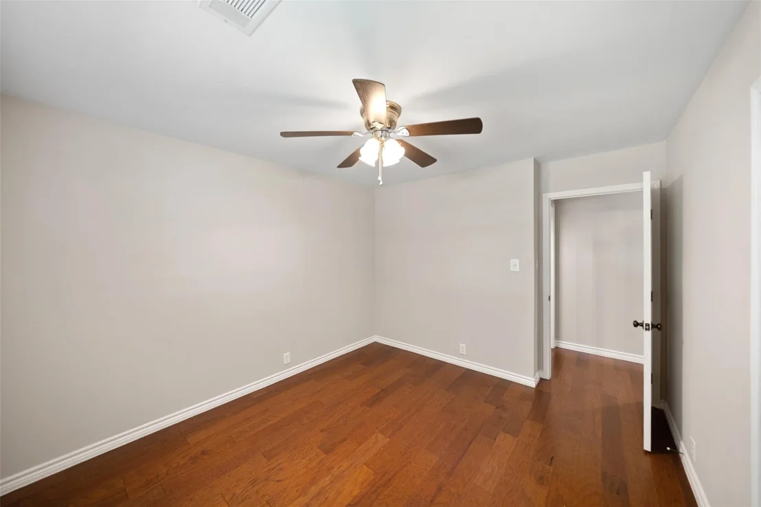 Photo of 5203 Chantilly Lane