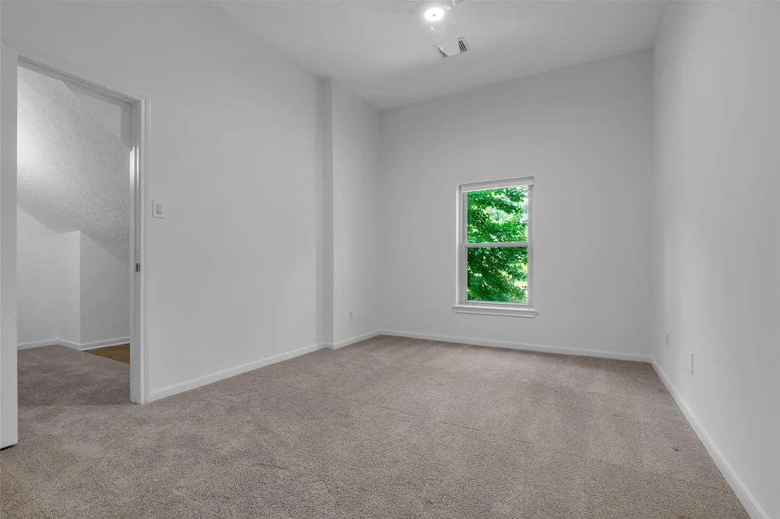 Photo of 118 Quiet Oak Circle