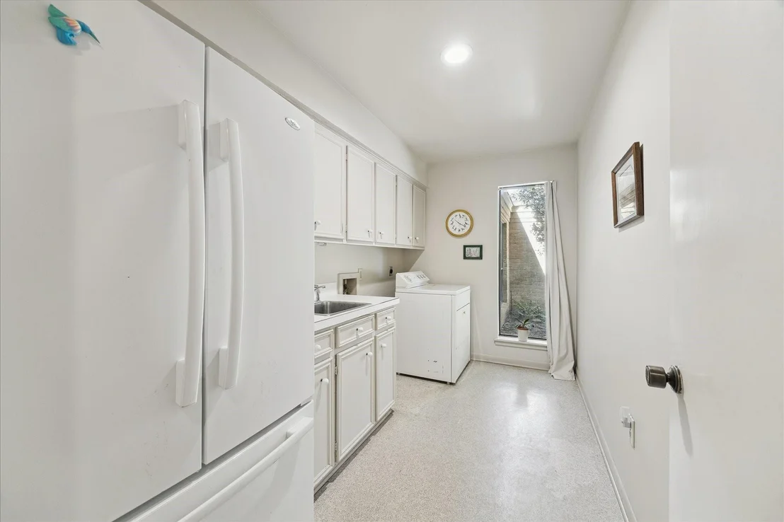 Photo of 306 Commodore Way