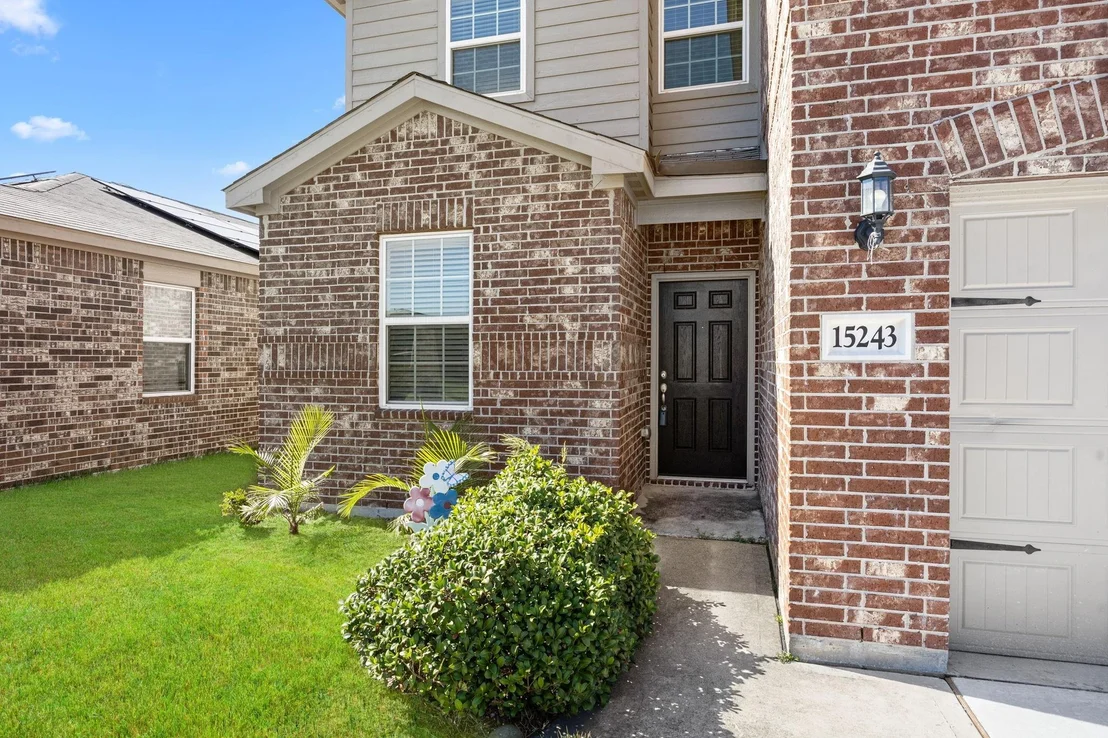 Photo of 15243 Crescent Brookfield Drive