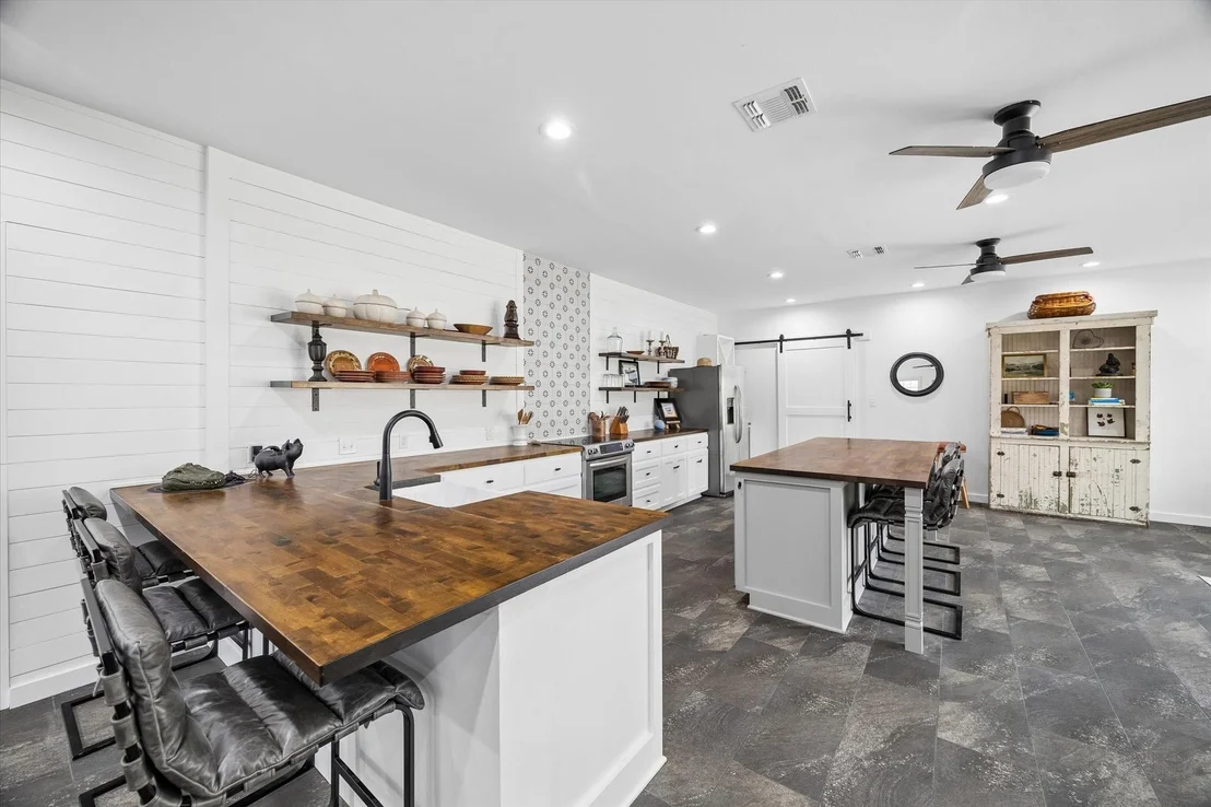 Photo of 90 Twinstone Circle
