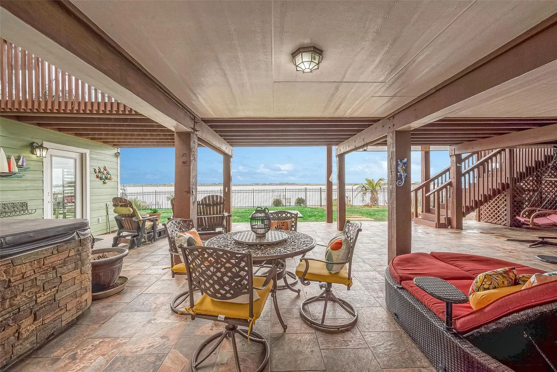 Photo of 792 W Bayshore Drive