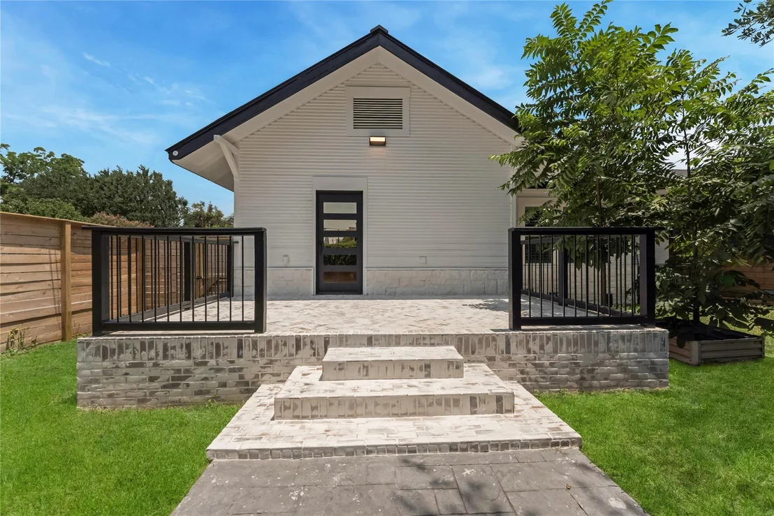 Photo of 402 Hunt Street