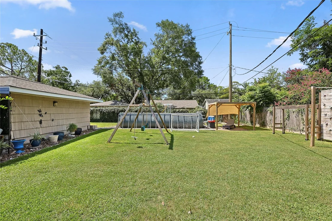 Photo of 5703 Belrose Drive