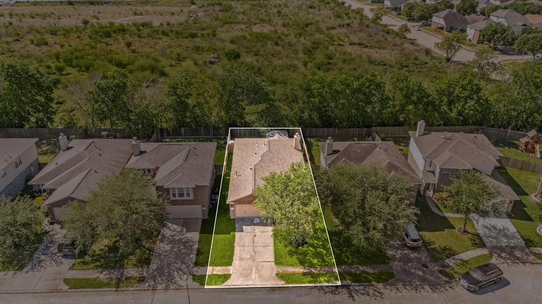 Photo of 17739 Barton Point Lane