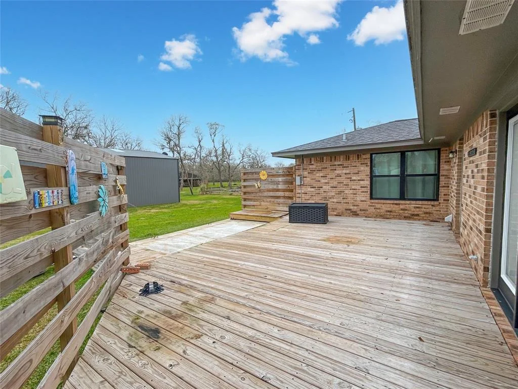 Photo of 302 Buffalo Trail