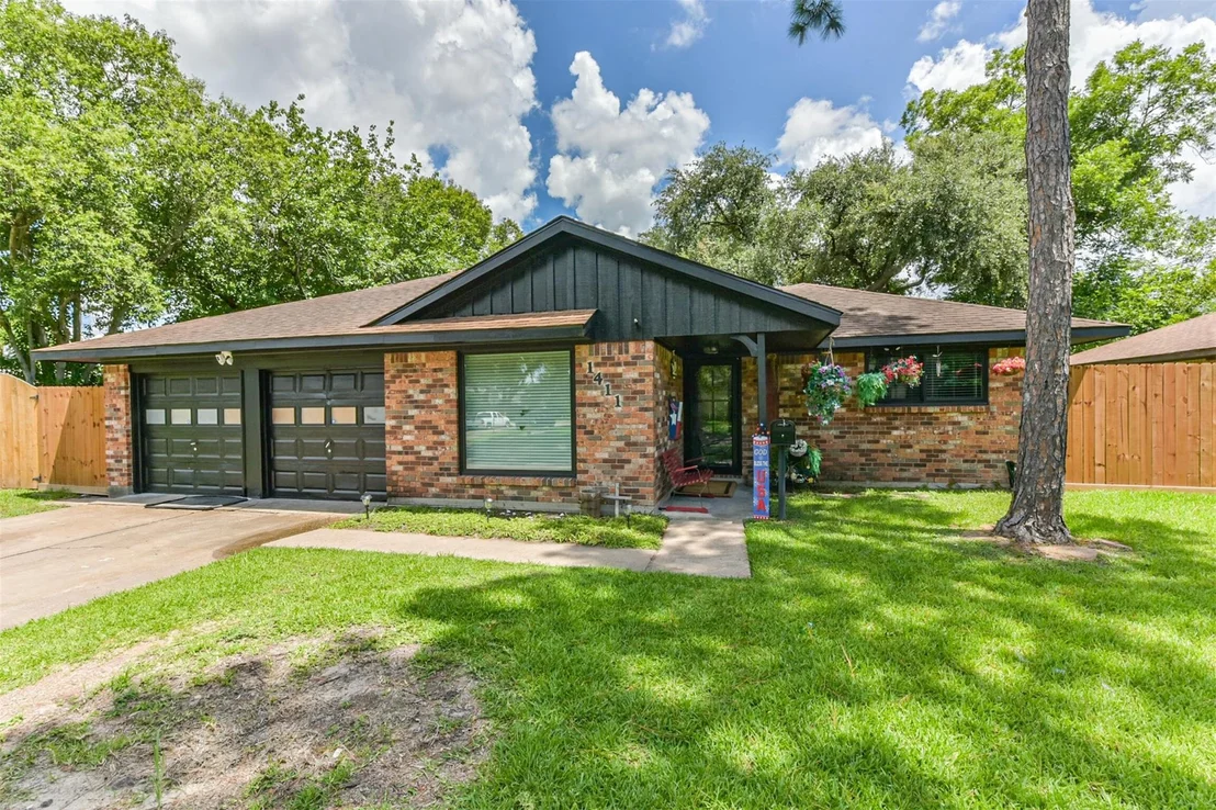 Photo of 1411 Blackburn Drive