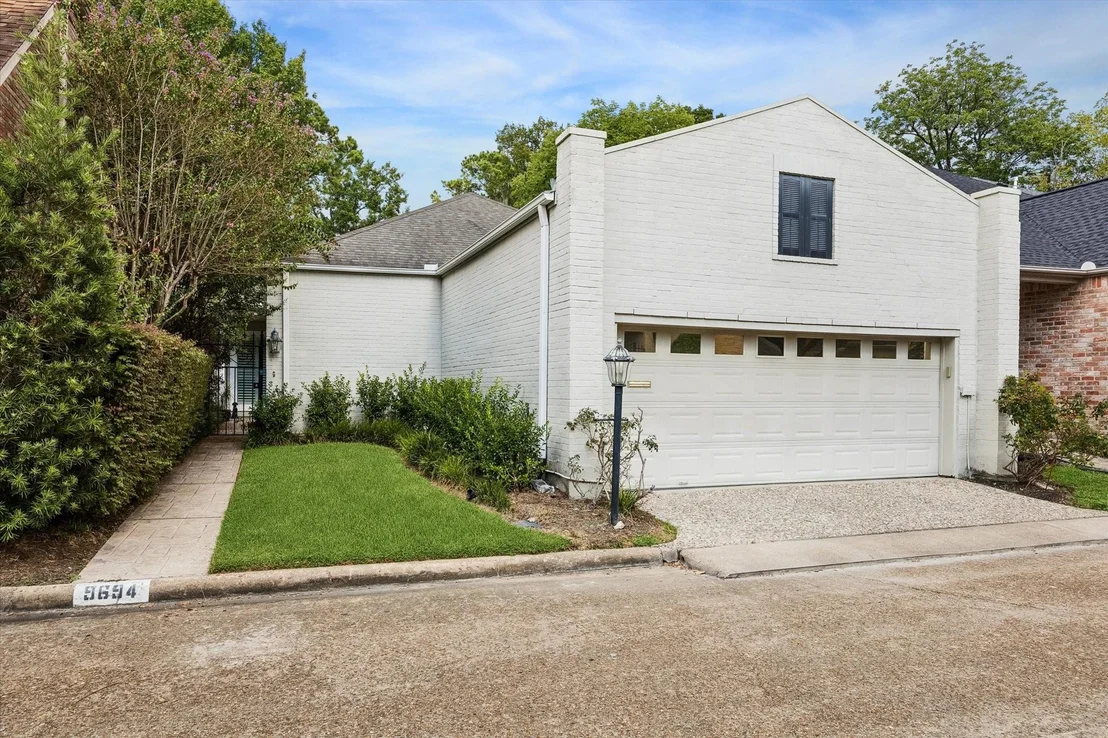 Photo of 9694 Longmont Drive