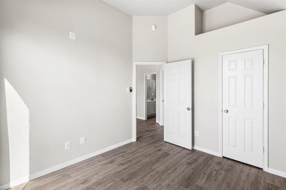 Photo of 6703 Walnut Square