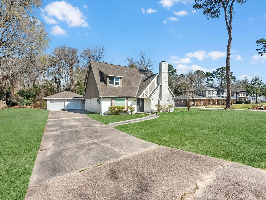 Photo of 740 River Plantation Drive