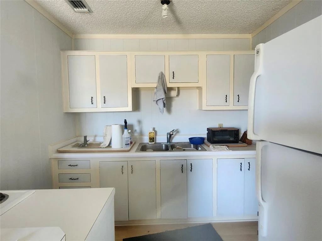 Photo of Unit DR at 1218 Middle