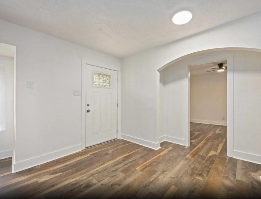 Photo of 6043 Lyndhurst Drive
