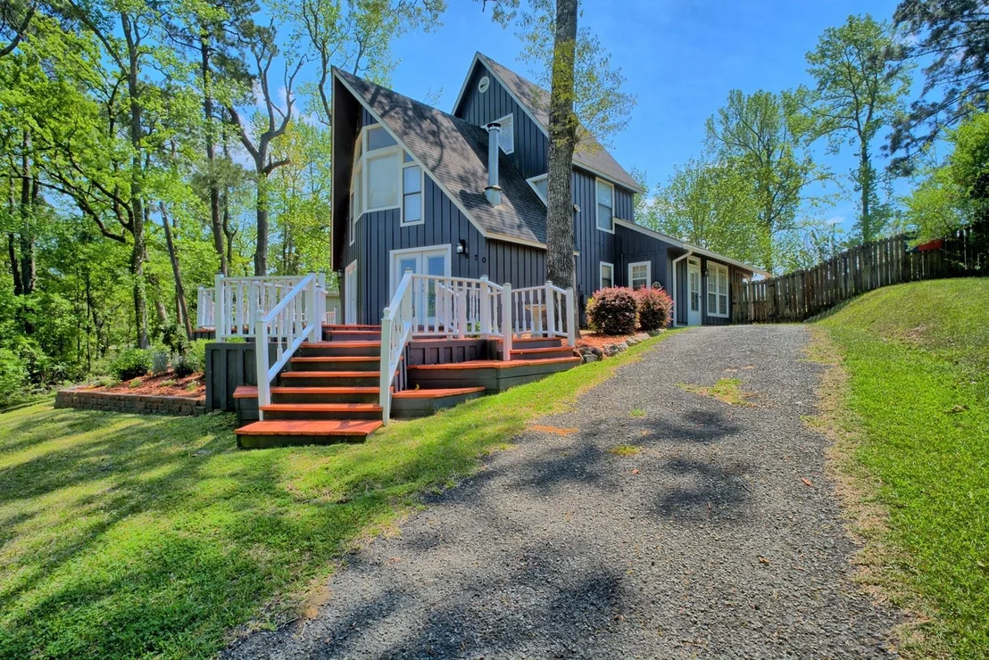 Photo of 670 Cedar Crest Circle